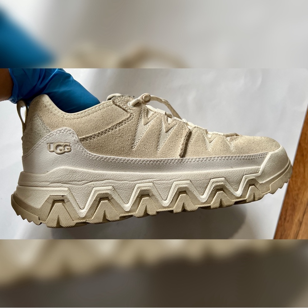 Ugg Captrail Lhb Waterproof Low Leather Sneakers US Women’s 8 EUC
